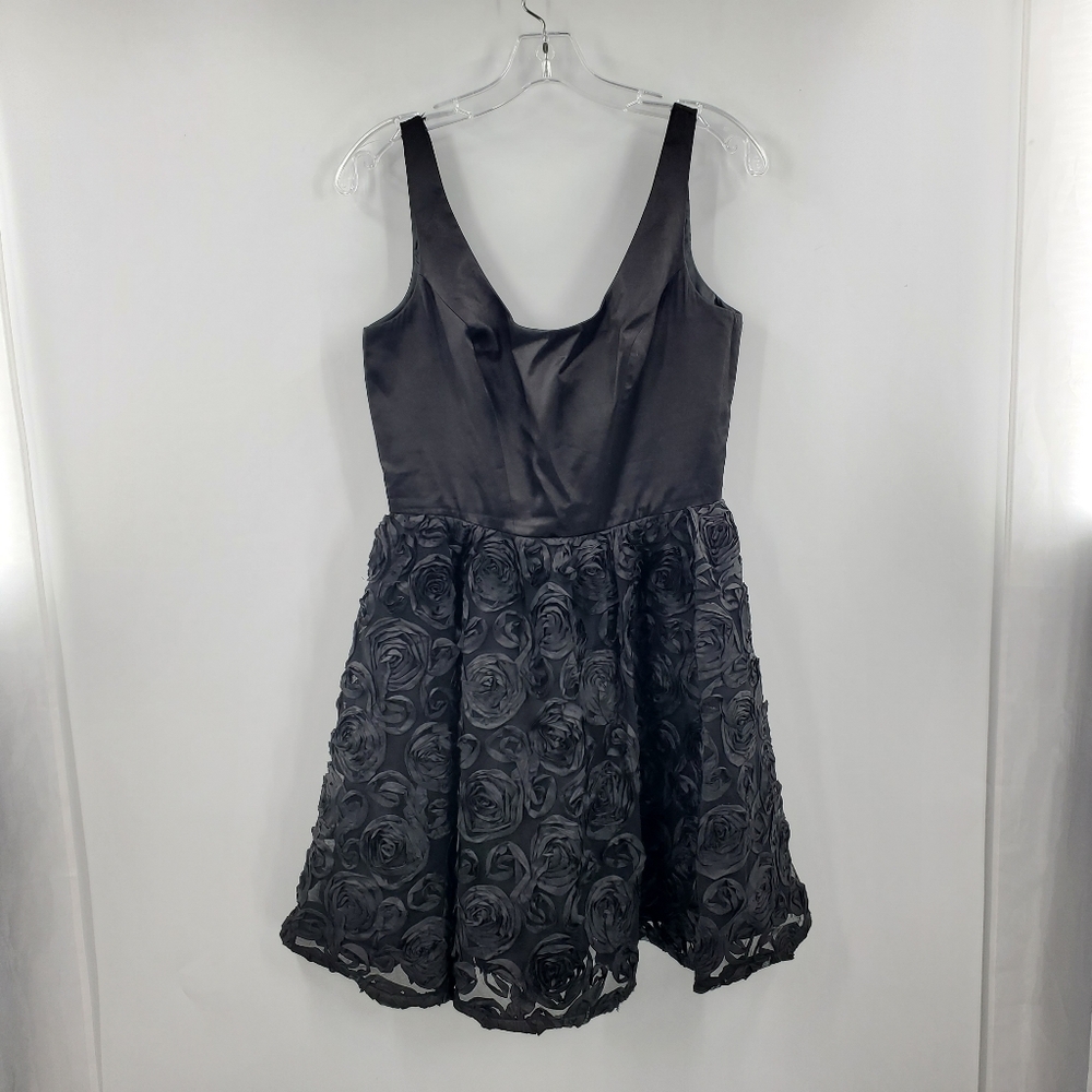ADRIANNA PAPELL BOUTIQUE black cocktail dress